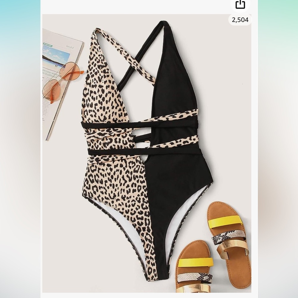 Two tone split swim suit